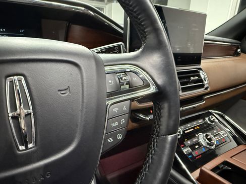 Used 2023 Lincoln Navigator L Reserve w/ Equipment Group 201A image 18
