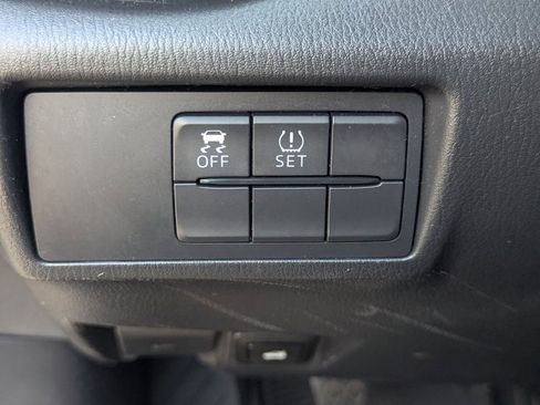 Used 2017 MAZDA MX-5 Miata Sport image 24