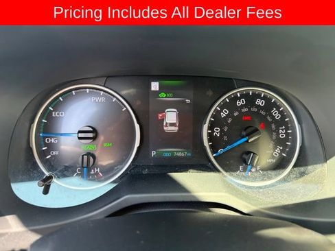 Used 2022 Toyota RAV4 XLE AWD/4WD image 13