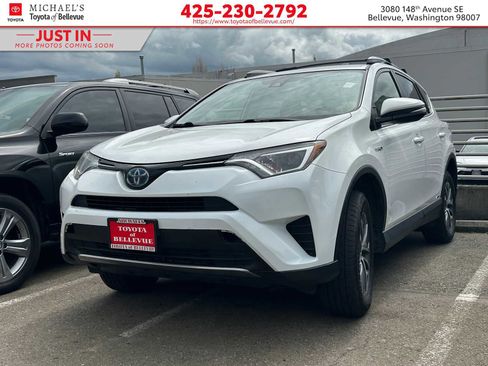 Used 2018 Toyota RAV4 LE w/ Carpet Mat Package AWD/4WD image 1