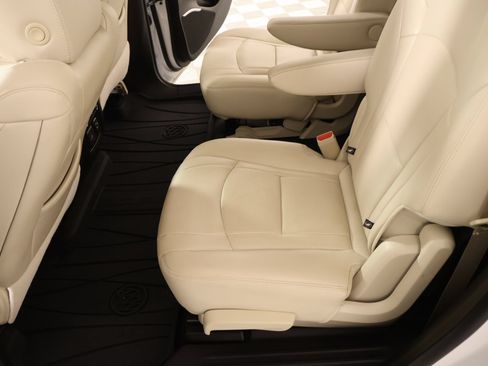 Used 2023 Buick Enclave Premium w/ Experience Buick Package FWD image 12
