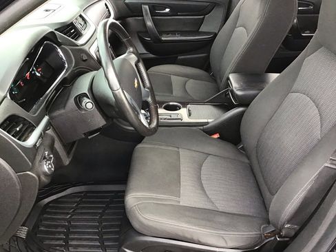 Used 2016 Chevrolet Traverse LT image 7