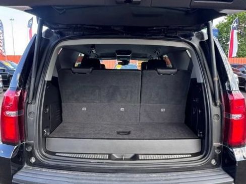 Used 2017 Chevrolet Tahoe LT w/ LT Signature Package RWD image 7