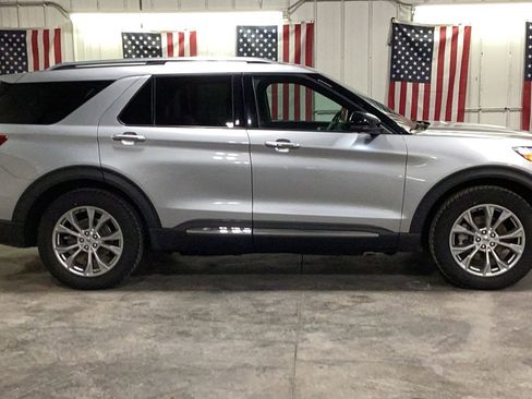 Used 2020 Ford Explorer Limited image 17