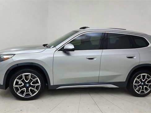 Used 2024 BMW X1 xDrive28i w/ Premium Package image 3