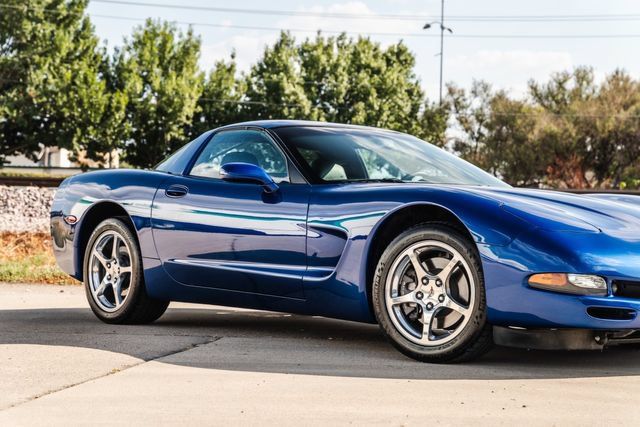 Used 2003 Chevrolet Corvette Coupe w/ Preferred Equipment Group RWD image 39