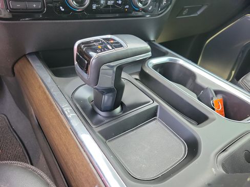 Used 2023 Chevrolet Silverado 1500 High Country w/ Technology Package AWD/4WD image 10
