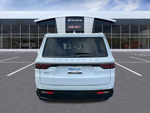 Used 2023 Jeep Wagoneer 2WD w/ Premium Group I image 4