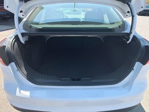 Used 2018 Ford Focus SE FWD image 12