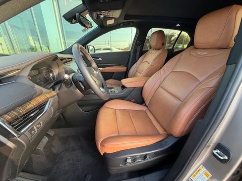 Used 2022 Cadillac XT4 Premium Luxury w/ Enhanced Visibility Package FWD image 13