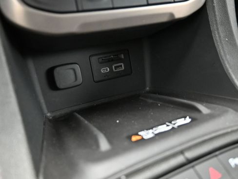 Used 2023 GMC Acadia Denali w/ Denali Technology Package image 24