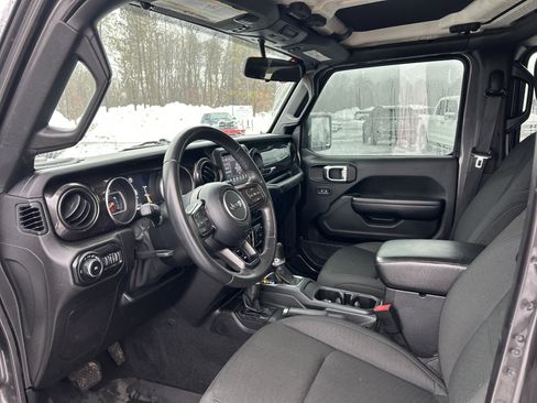 Used 2019 Jeep Wrangler Unlimited Sport image 12