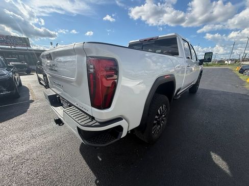 Used 2025 GMC Sierra 2500 Denali Ultimate w/ Max Trailering Package AWD/4WD image 3