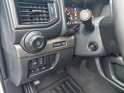 Used 2021 Nissan Titan PRO-4X w/ Pro-4x Convenience Package image 8