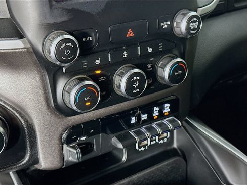 Used 2020 RAM 1500 Big Horn AWD/4WD image 15