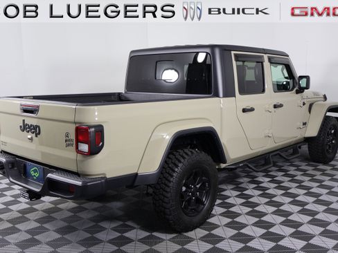 Used 2022 Jeep Gladiator Sport AWD/4WD image 6