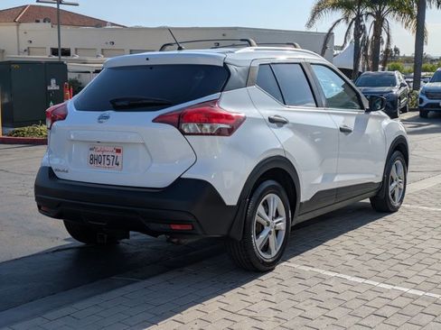 Used 2018 Nissan Kicks S image 5