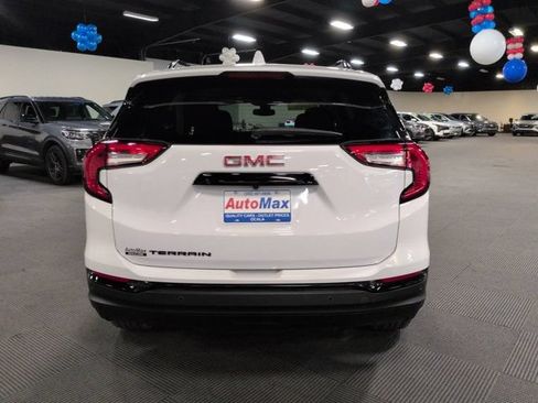 Used 2024 GMC Terrain SLE w/ Driver Convenience Package FWD image 5