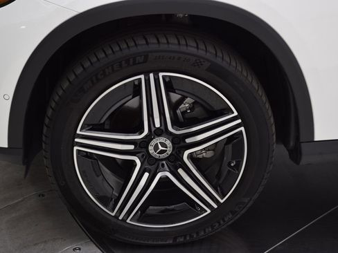 Used 2026 Mercedes-Benz GLC 300 image 12