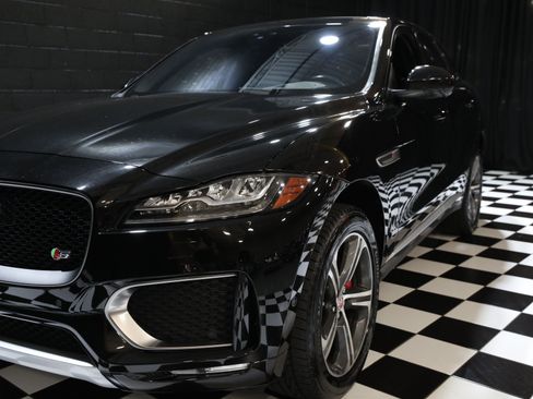 Used 2017 Jaguar F-PACE S AWD/4WD image 9