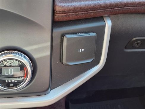 Used 2022 Ford Expedition Limited image 8