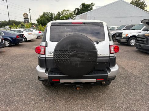 Used 2007 Toyota FJ Cruiser 2WD image 4