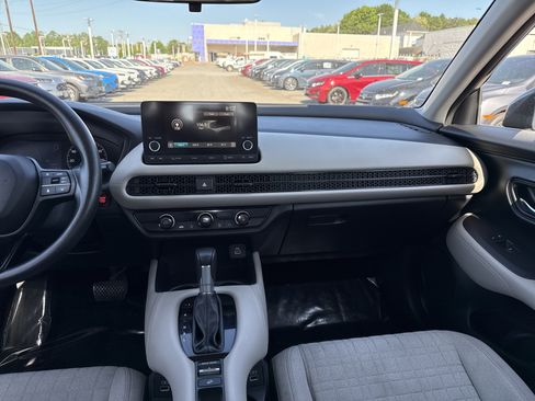 Certified 2023 Honda HR-V LX image 30