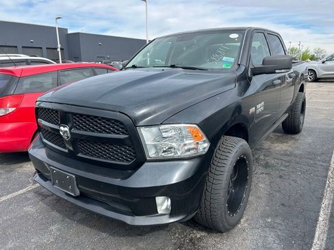Used 2015 RAM 1500 Express AWD/4WD image 2