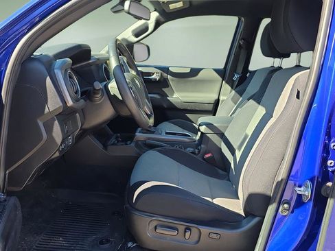 Used 2023 Toyota Tacoma TRD Sport image 11