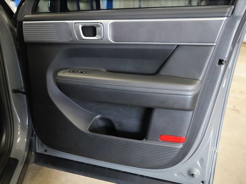Used 2025 Hyundai Santa Fe SEL FWD image 19