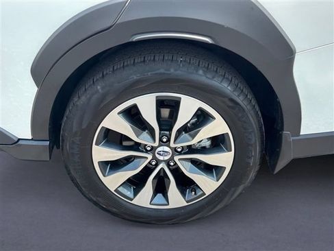 Used 2025 Subaru Outback Limited w/ Popular Package #2 AWD/4WD image 13