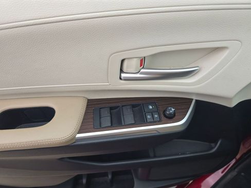 Used 2022 Toyota Sienna XLE w/ XLE Plus Package FWD image 11