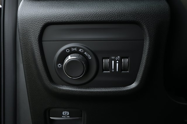 New 2027 Jeep Grand Cherokee Laredo X RWD image 15