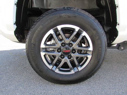 Used 2024 Toyota Tacoma TRD Sport image 14