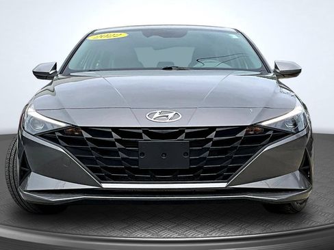 Used 2022 Hyundai Elantra SEL w/ Cargo Package FWD image 2