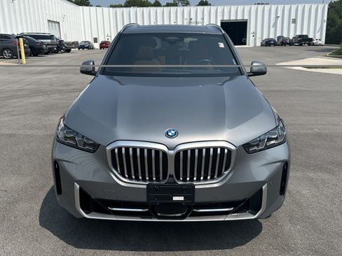 Used 2025 BMW X5 xDrive50e w/ Climate Comfort Package AWD/4WD image 3
