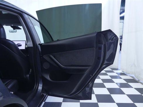 Used 2023 Tesla Model Y Long Range AWD/4WD image 28
