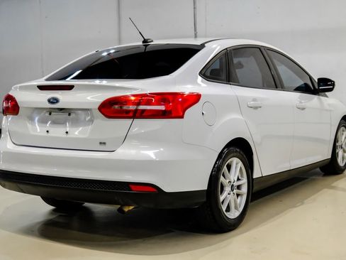 Used 2017 Ford Focus SE image 6