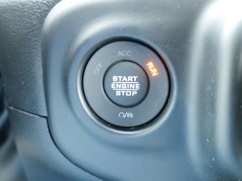 Used 2023 Jeep Gladiator Mojave w/ Cold Weather Group image 25