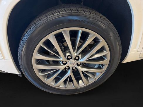 Used 2025 Buick Enclave Avenir w/ Super Cruise Package AWD/4WD image 9