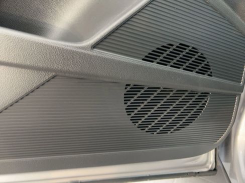 New 2026 Volkswagen Taos SE image 31