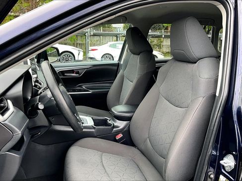 Used 2024 Toyota RAV4 XLE image 23