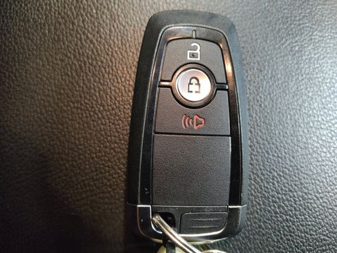 Used 2019 Ford Explorer XLT AWD/4WD image 32
