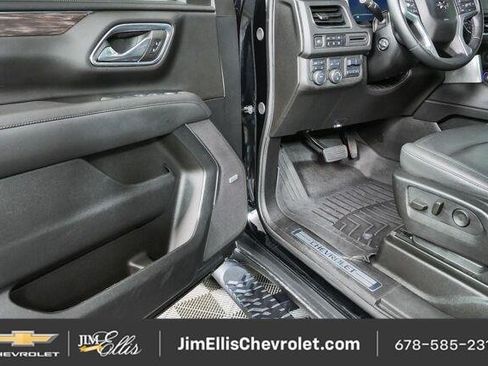 Used 2024 Chevrolet Tahoe Z71 w/ Luxury Package AWD/4WD image 8