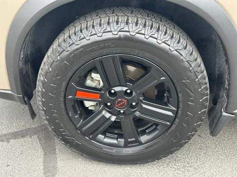 Used 2025 Nissan Rogue SV AWD/4WD image 3