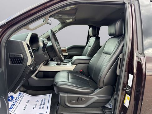 Used 2019 Ford F150 Lariat w/ Equipment Group 502A Luxury AWD/4WD image 14