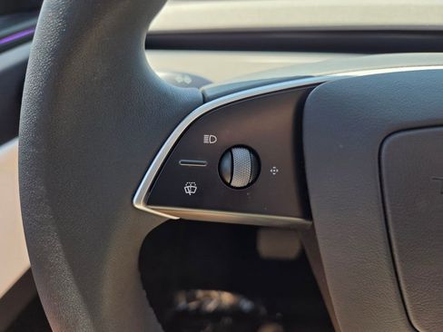 Used 2026 Tesla Model Y 2WD image 27