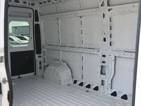 Used 2022 RAM ProMaster 2500 FWD image 5