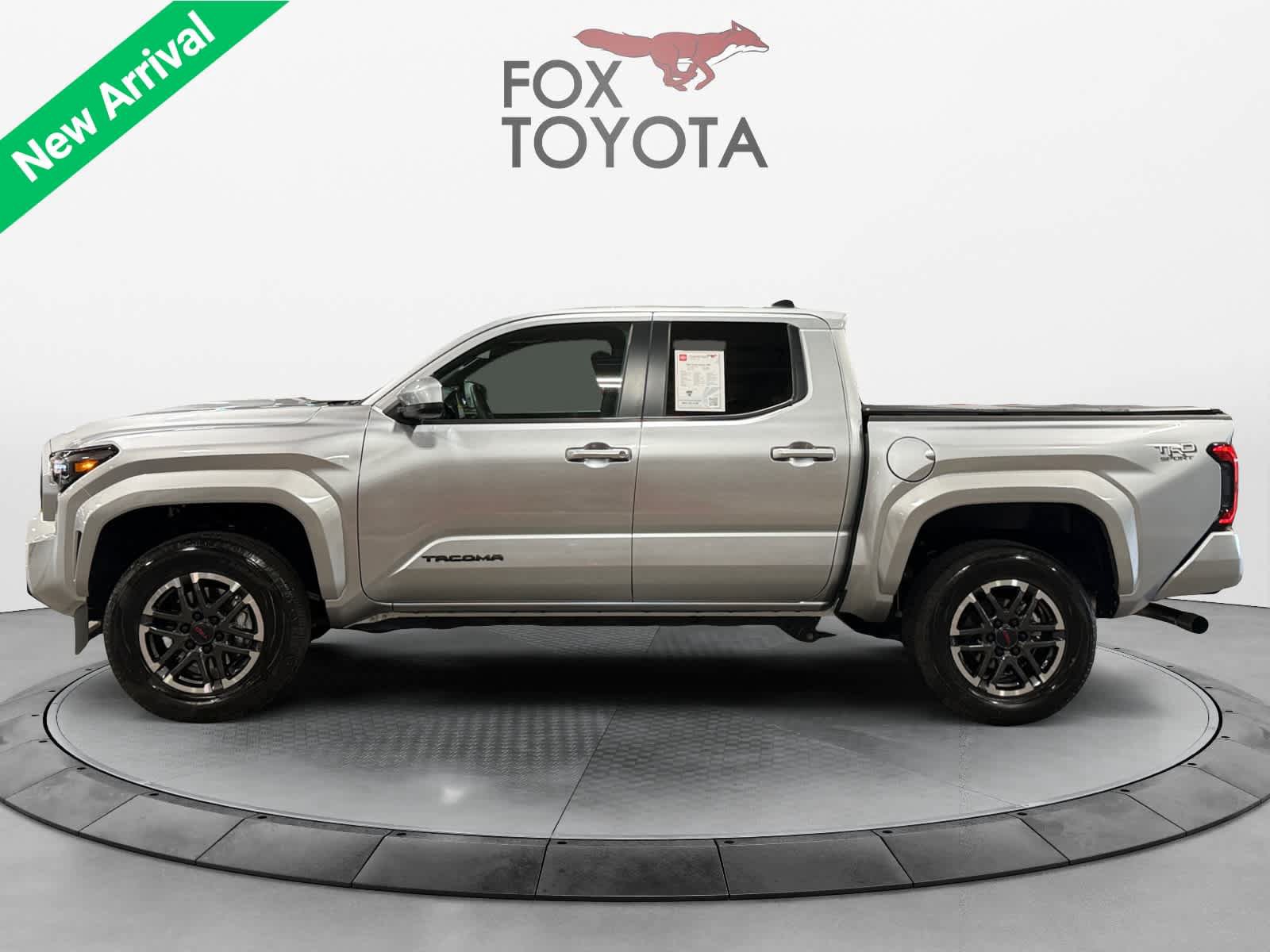 Used 2025 Toyota Tacoma TRD Sport AWD/4WD image 3