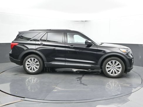 Used 2023 Ford Explorer Limited w/ Limited Technology Package AWD/4WD image 4